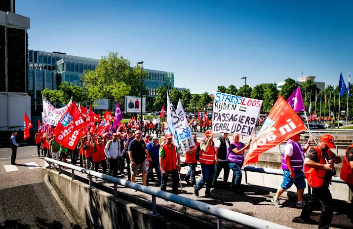 donderdag busstaking noord holland en schiphol