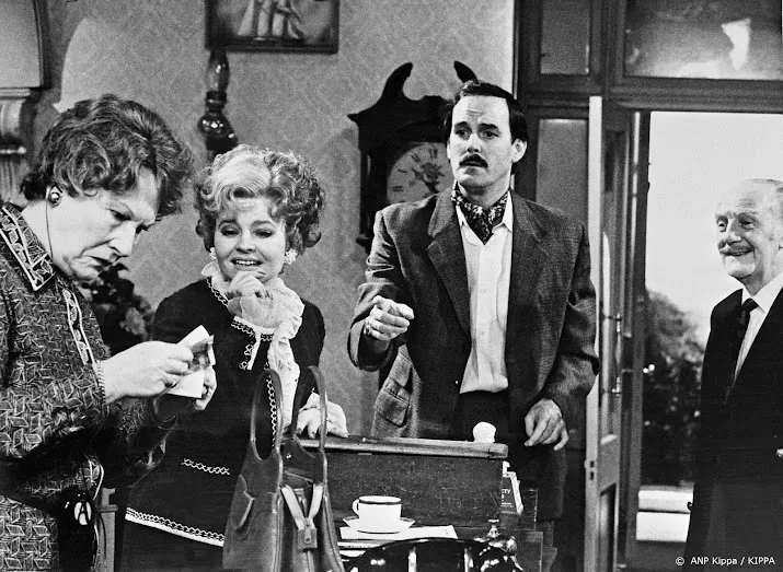 dont mention the war uit fawlty towers komt in de van dale