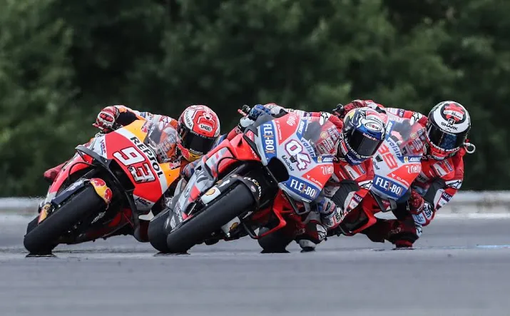 dovizioso pakt de winst in tsjechie