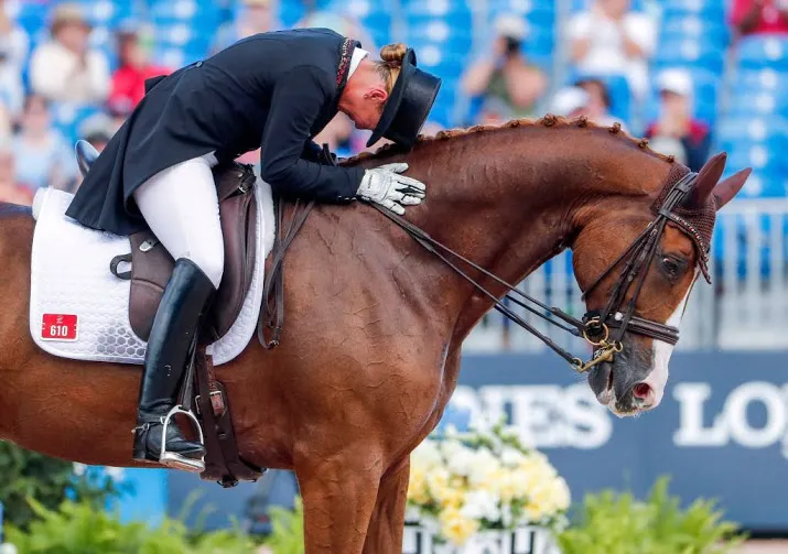dressuurruiters buiten de medailles in tryon