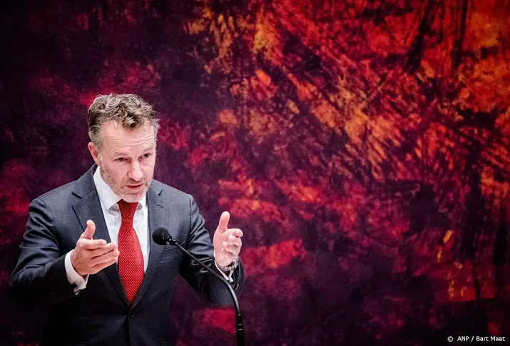 drie kamerleden scheiden zich af van fvd ook haga