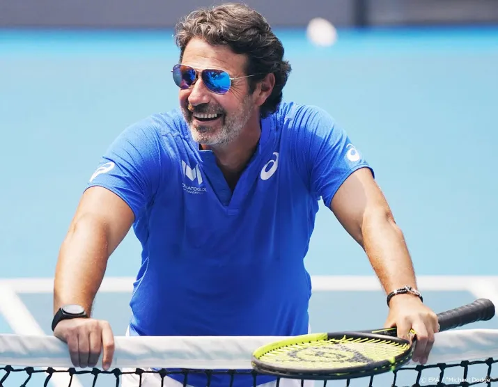 drie topspelers in toernooi op tennisacademie coach mouratoglou