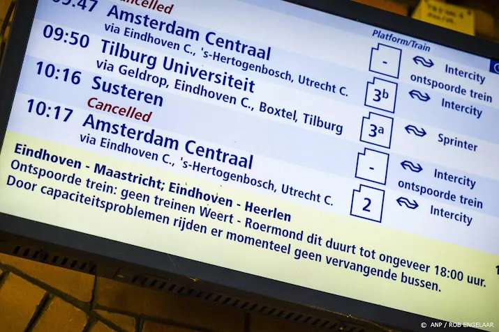 druk in treinen tussen venlo en roermond door ontsporen intercity