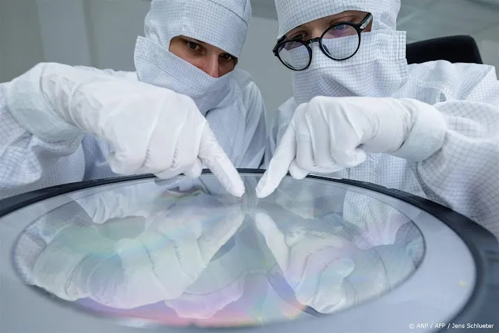 duitse chipproducent infineon schrapt honderden banen