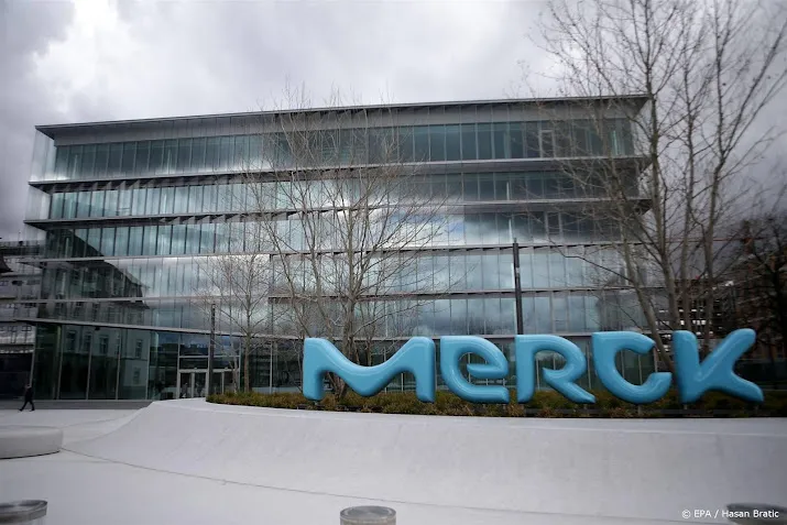 duitse merck overweegt schrappen van banen om afgenomen vraag