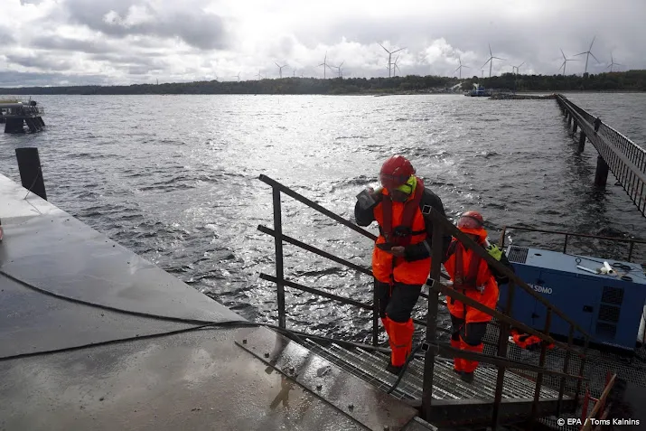 duitsland neemt zijn eerste drijvende lng terminal in gebruik
