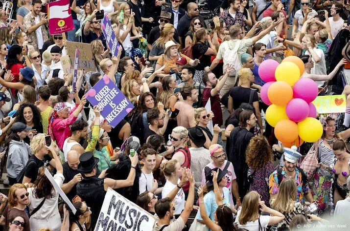 duizenden demonstranten protest unmute us
