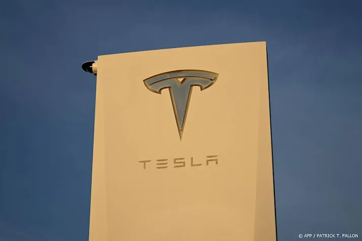 duizenden tesla beleggers krijgen 12 000 dollar vanwege musk tweet