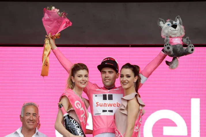 dumoulin in roze trui naar tel aviv