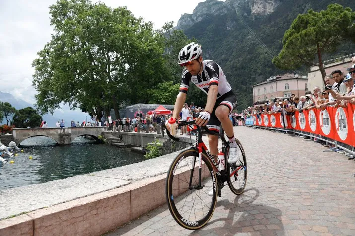 dumoulin pakt tijd terug op yates