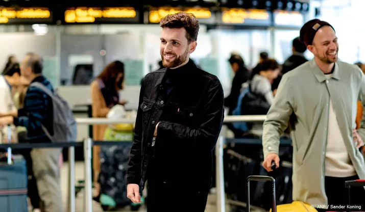 duncan laurence draagt ontwerp sjaak hullekes