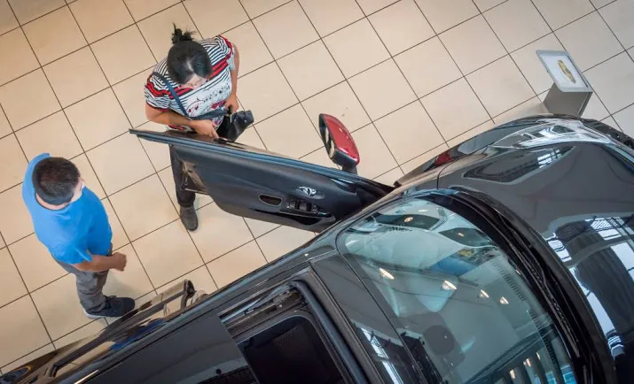 duurdere autos vinden gretig aftrek