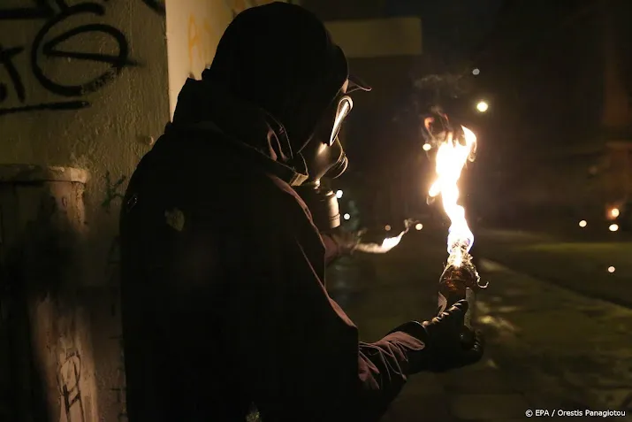 een of meer molotovcocktails door het raam bij journalist gegooid