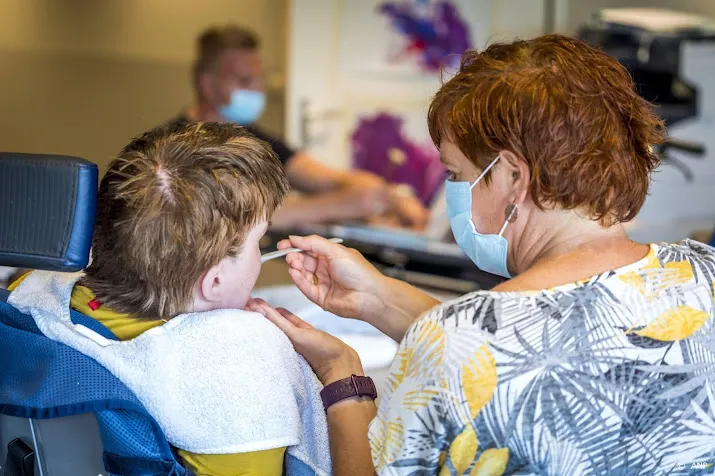een vijfde zorg en welzijnsmedewerkers heeft vaak hoofdpijn