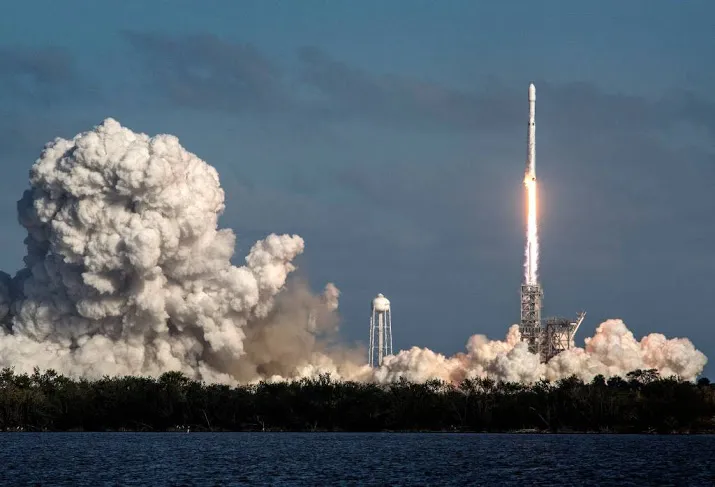 eerste aanmelding ruimtevlucht spacex