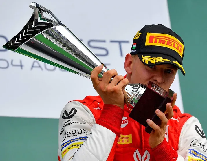 eerste zege in formule 2 voor mick schumacher