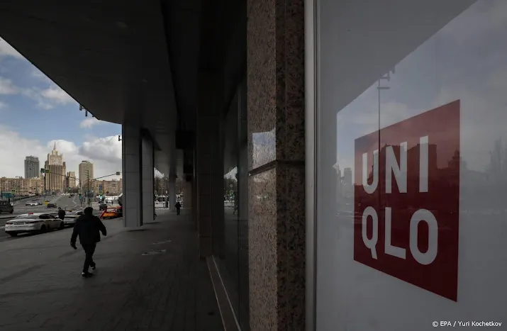 eigenaar kledingketen uniqlo stijgt op positieve japanse beurs