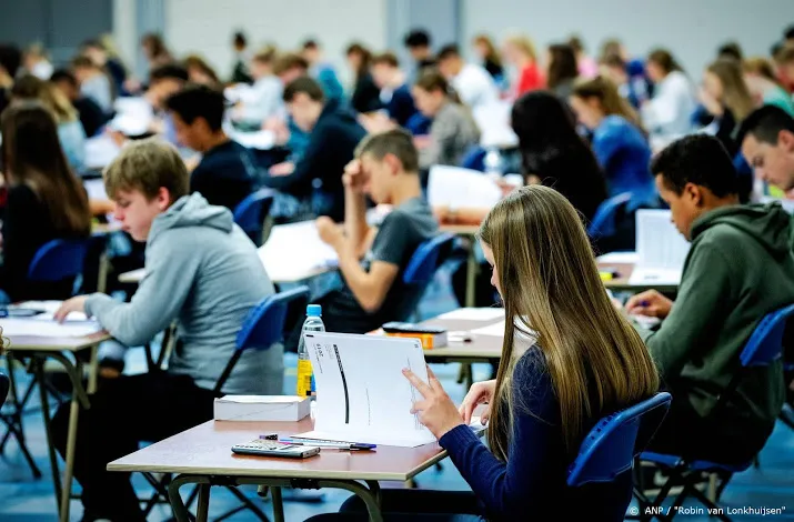 eindexamen frans en duits voor havo leerlingen wat makkelijker