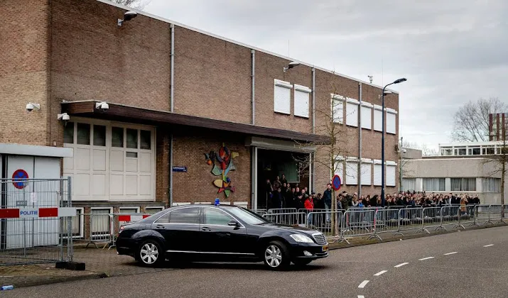 endstra vermoord om gesprekken met politie
