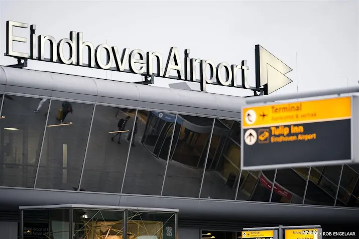 enkele vluchten eindhoven geschrapt vanwege klimaatprotest