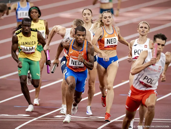 estafetteploeg 4400 meter gemengd naar olympische finale