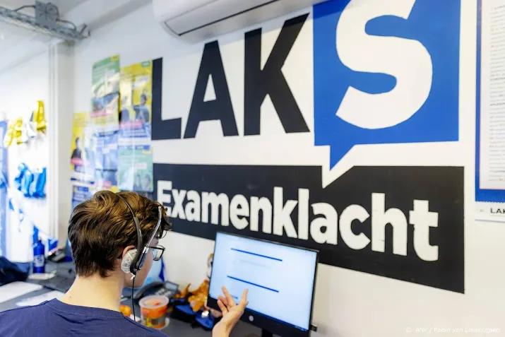 examenklachten computer op zn kop en verkeerde tijd op klok