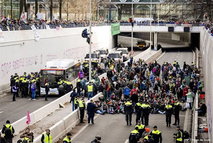 extinction rebellion wil in maart weer de a12 blokkeren