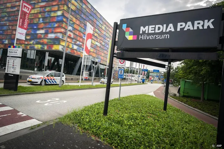 extra politie op mediapark ingang nos afgesloten om dreiging