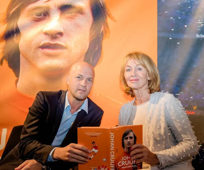 familie cruijff blij met nieuwe naam arena