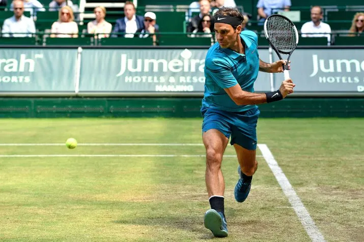 federer naar finale in halle