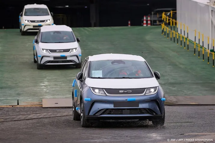 financial times brussel verhoogt importheffingen chinese autos