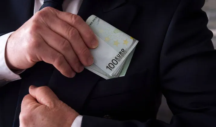 fiod verdenkt 4 mannen van miljoenenfraude