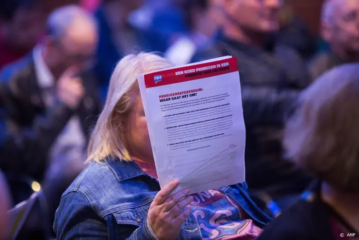 fnv schaart zich achter pensioenakkoord