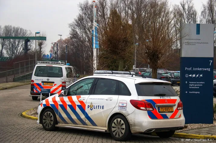 fnv ziet af van kort geding over meerpersoonscellen