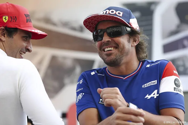 formule 1 coureur alonso gaat weer onder het mes