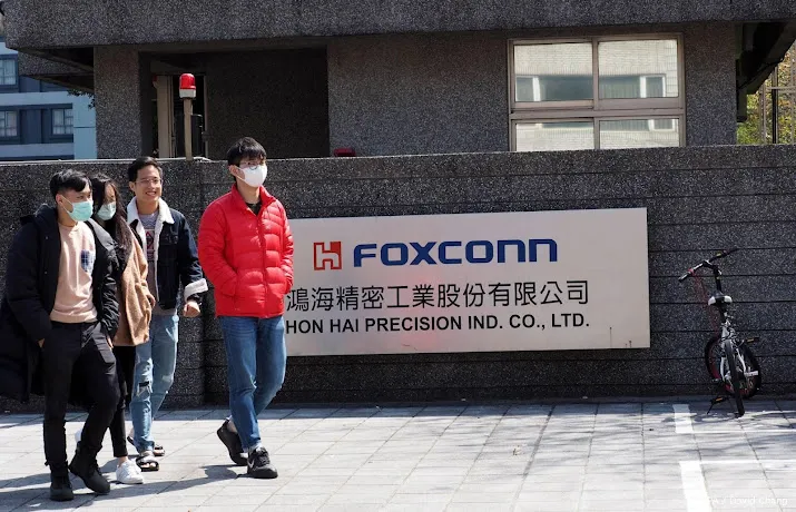 foxconn geeft personeel iphone fabriek bonus om te blijven