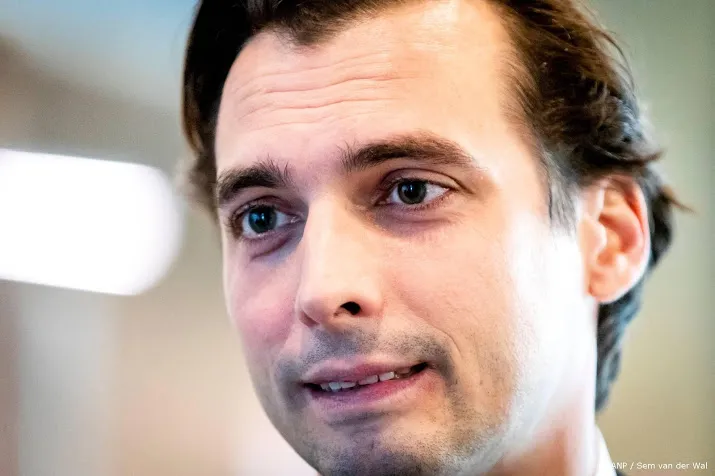 fractieleider fvd overijssel stapt naar rechter over referendum