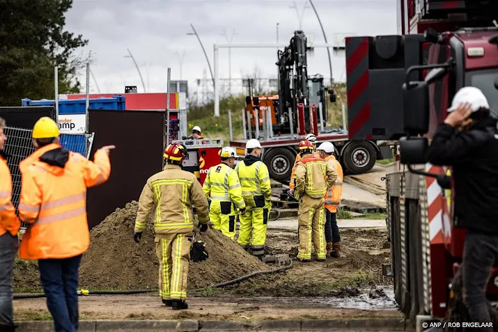 gas uit leiding bij eindhoven wordt afgefakkeld
