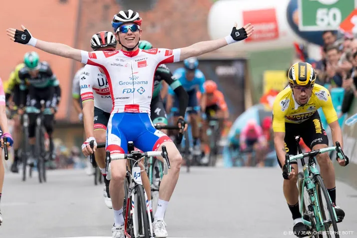 gaudu blijft costa en roglic voor in romandie