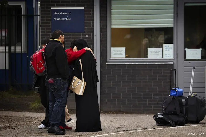 geen asielzoekers naar geertruidenberg gemeente ziet af van plan