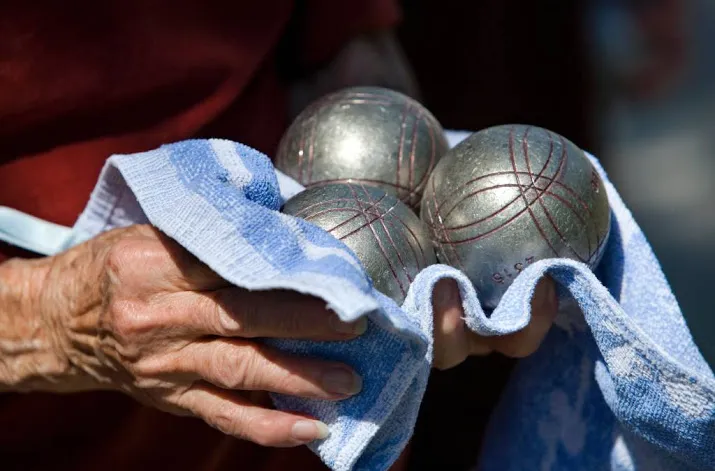 geen kogels maar ballen afgevuurd op huis