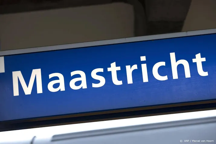 geen treinen tussen maastricht en sittard vanwege dijkdoorbraak