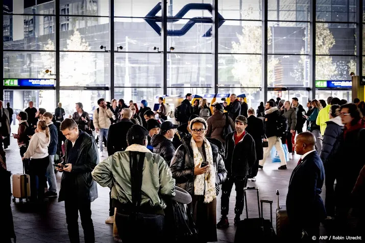 geen treinen van en naar rotterdam in twee drukke winkelweekenden