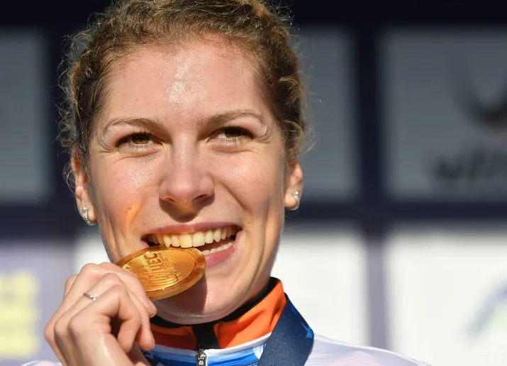 geen van der poel wel vrouwelijke toprenners naar ek veldrijden