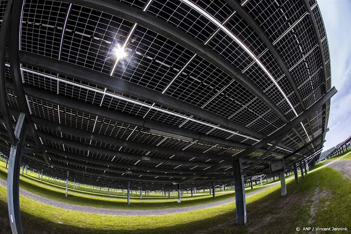 gelderland wil tijdelijke stop zonne en windparken