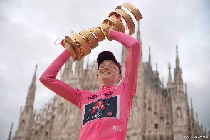 geoghegan hart waardig winnaar van de giro
