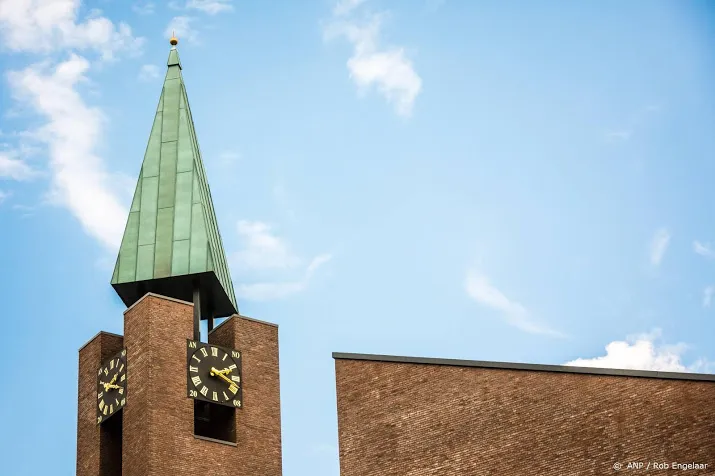 gereformeerde kerk barneveld laat meer dan 30 bezoekers toe