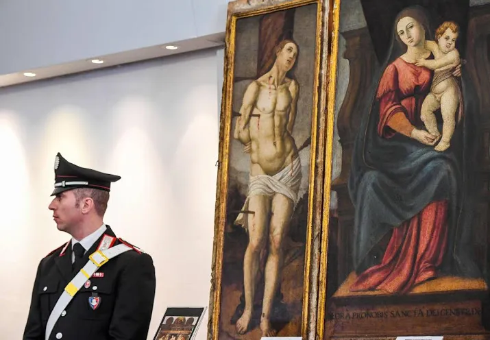 gestolen kunstschatten in toeristenvillas