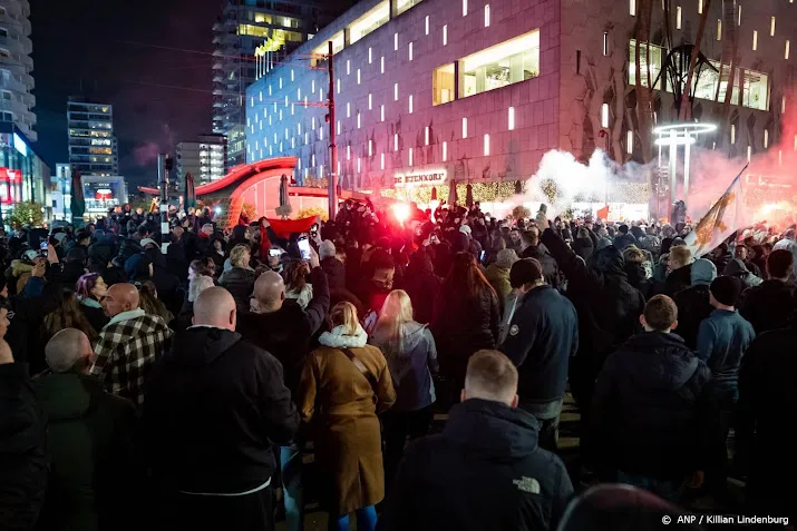 gewonden bij rellen in rotterdam door schieten politie