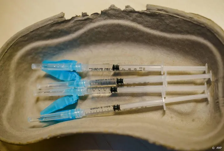 gezondheidsraad komt maandag met advies over combineren prikken